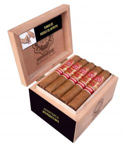 Alternative view of CAPA FLOR ROBUSTO CAJA EN ACABADO NATURAL CON 20 PUROS CONNECTICUT