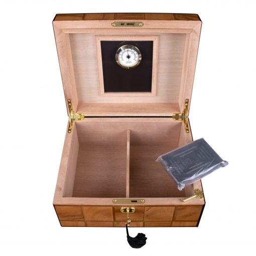 HUMIDOR DE MADERA COLOR NATURAL CON PATRON DE CUADROS PARA 30 PUROS CON LLAVE - Image 2