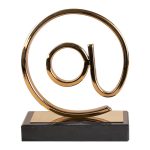 FIGURA DECORATIVA DISEÑO SIMBOLO ARROBA